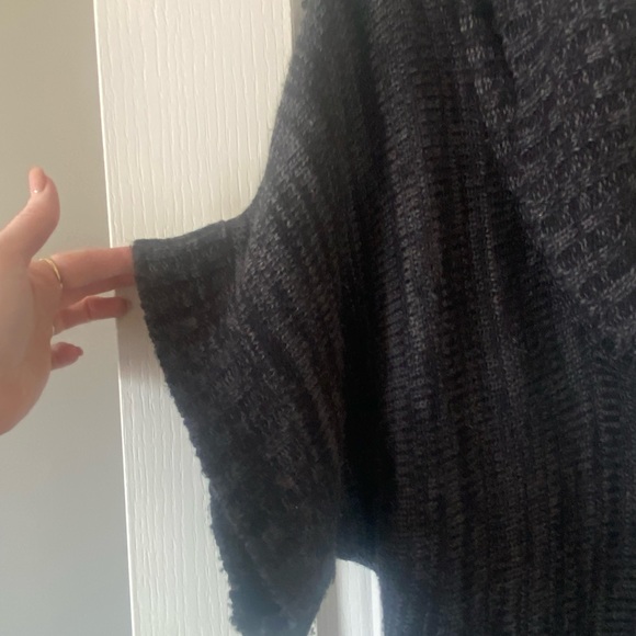 GLORIA VANDERBILT - Oversized Cowl Short Sleeved Sweater - Picture 3 of 8